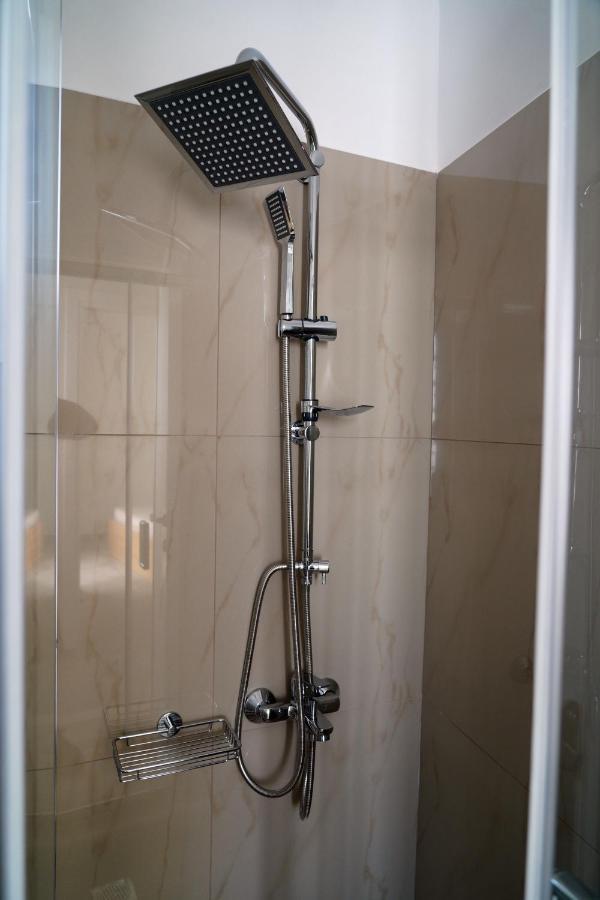 Smyrnis Apartament *